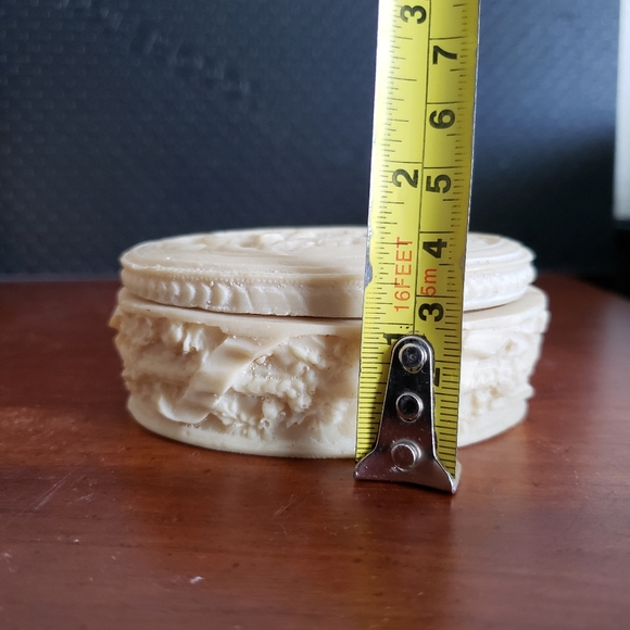 Hand Carved Bone Trinket Box Oval - Picture 7 of 8